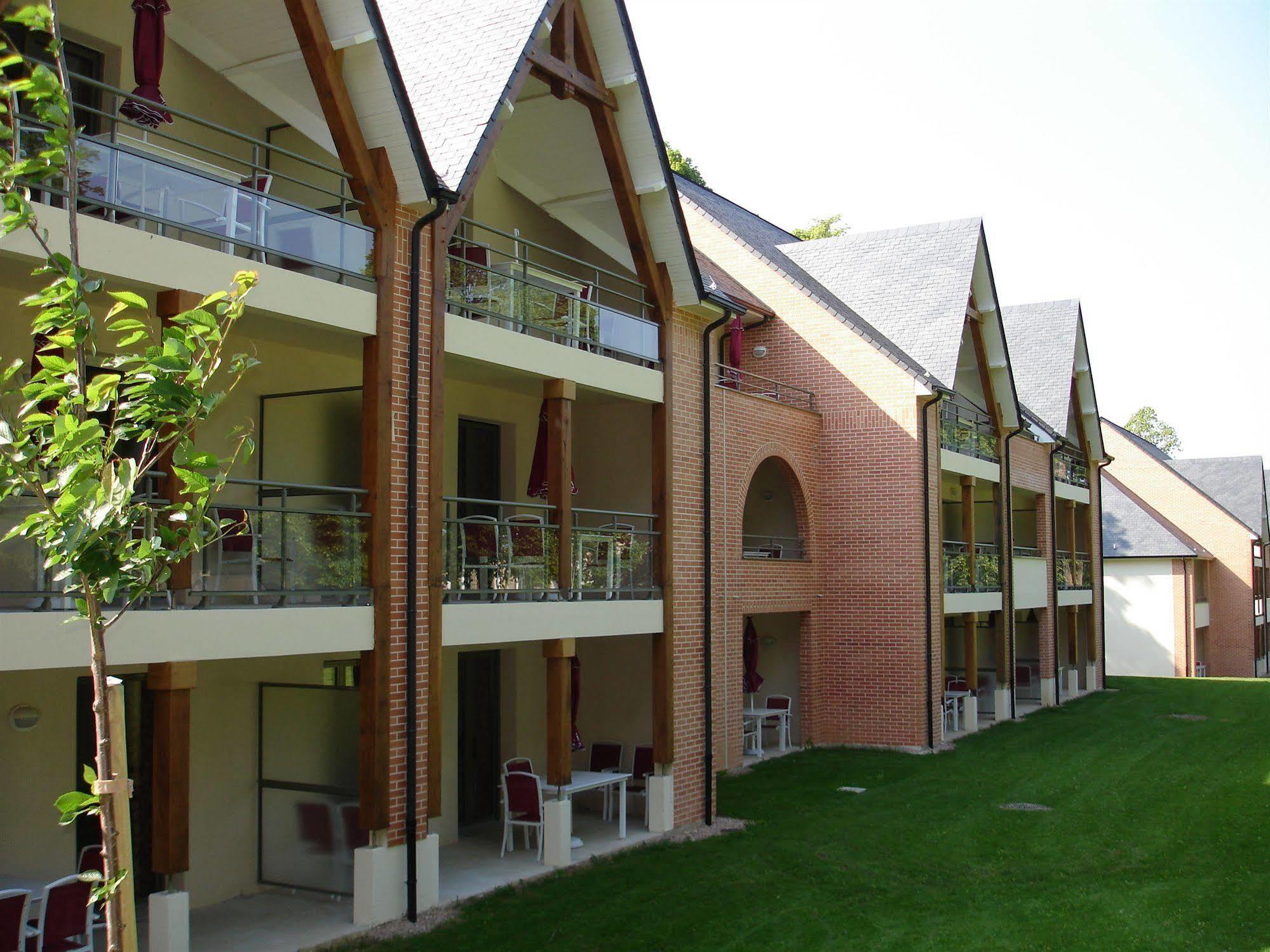 Le Chateau De Pretreville La Rivière-Saint-Sauveur Exterior foto